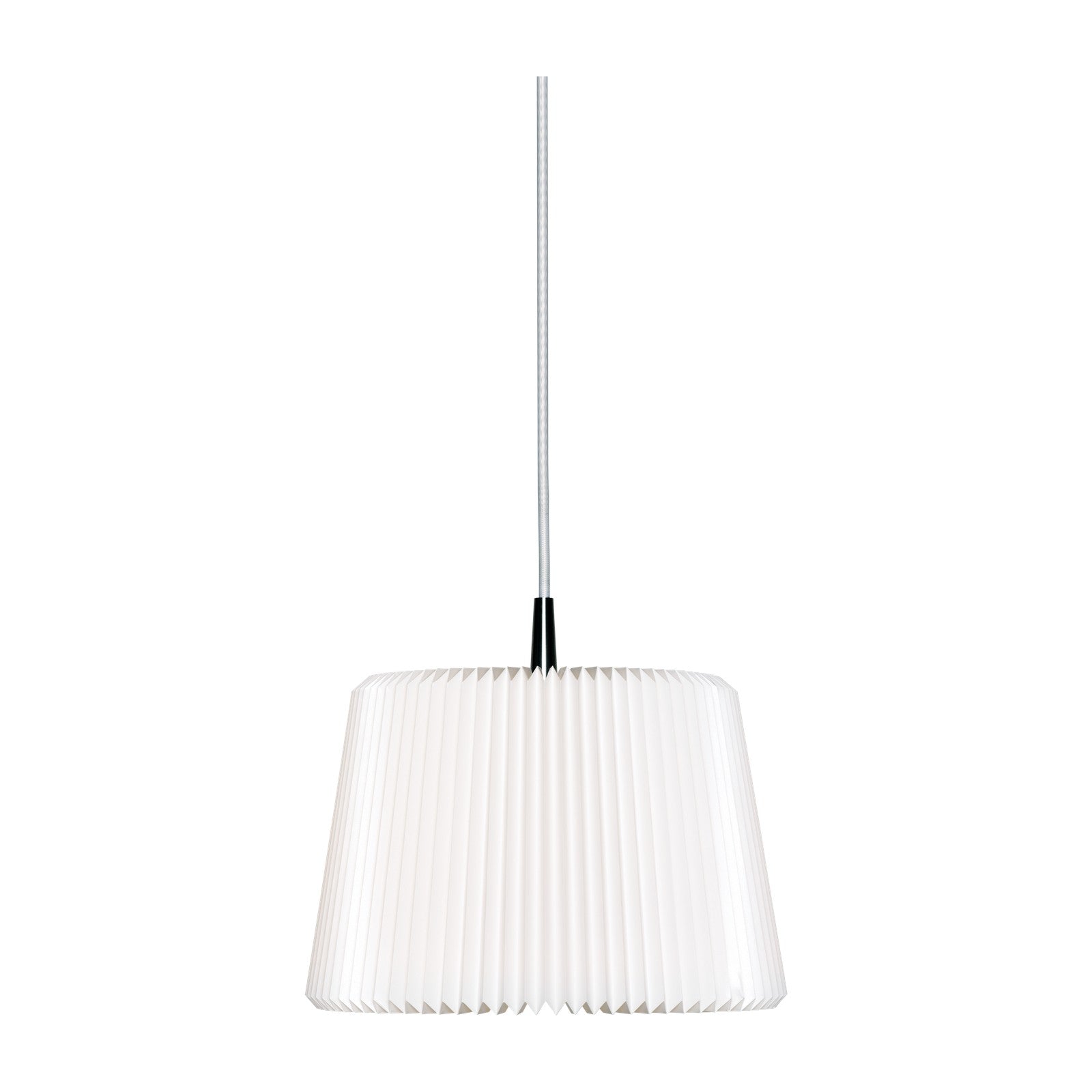 Modell 120 Snowdrop Pendelleuchte von LE KLINT, Detailaufnahme auf Weiss
