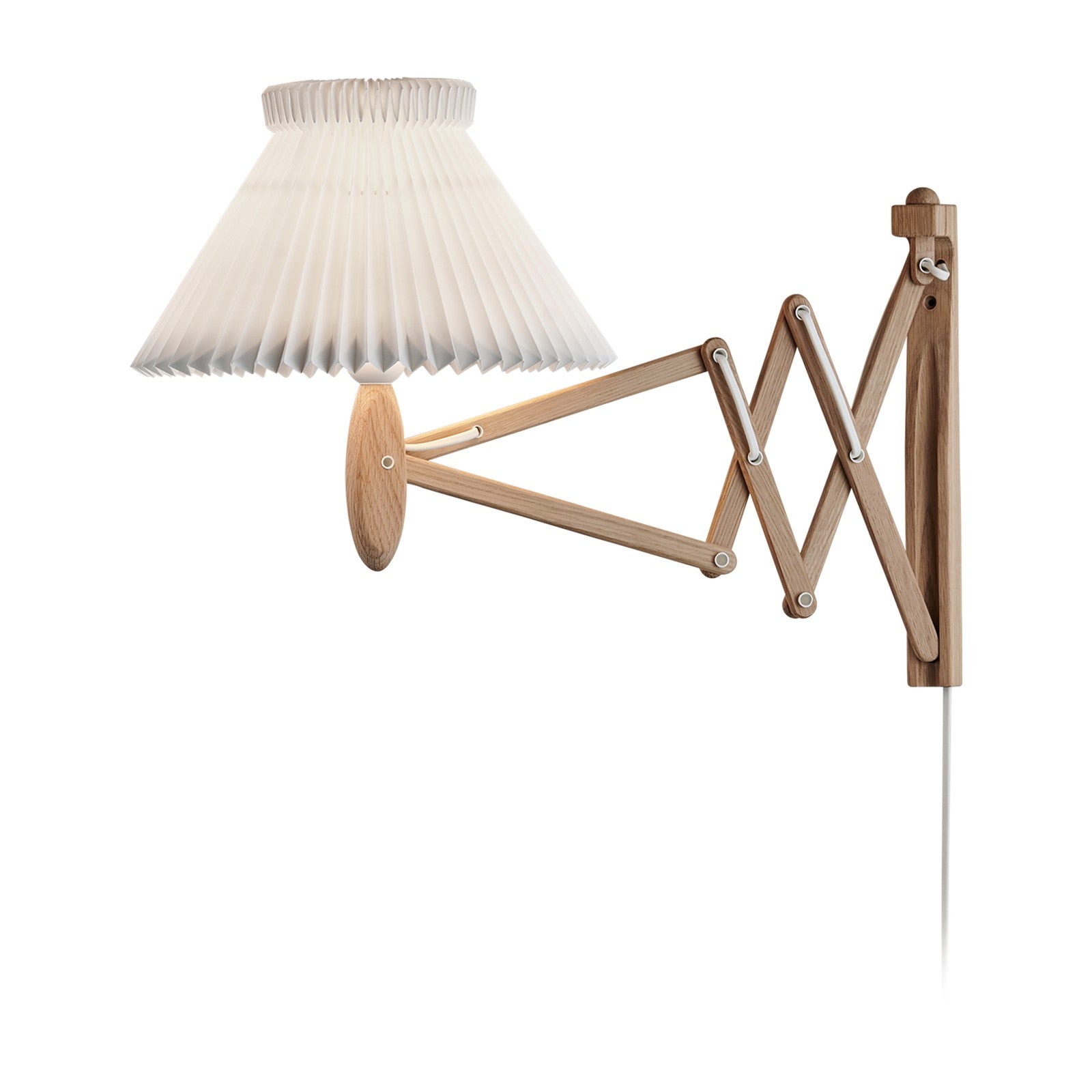 Modell 224-6 Sax Wandleuchte von LE KLINT, weitere Ansicht auf Weiss