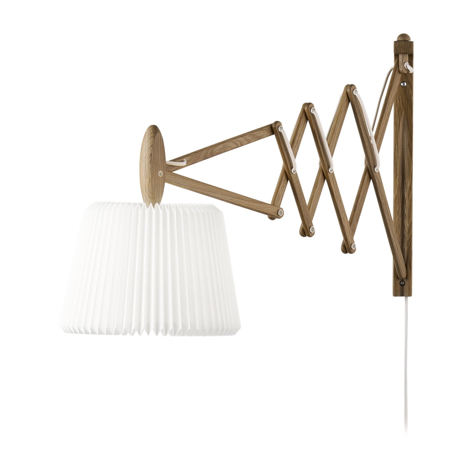 Modell 233-120 Sax Wandleuchte von LE KLINT, weitere Ansicht auf Weiss