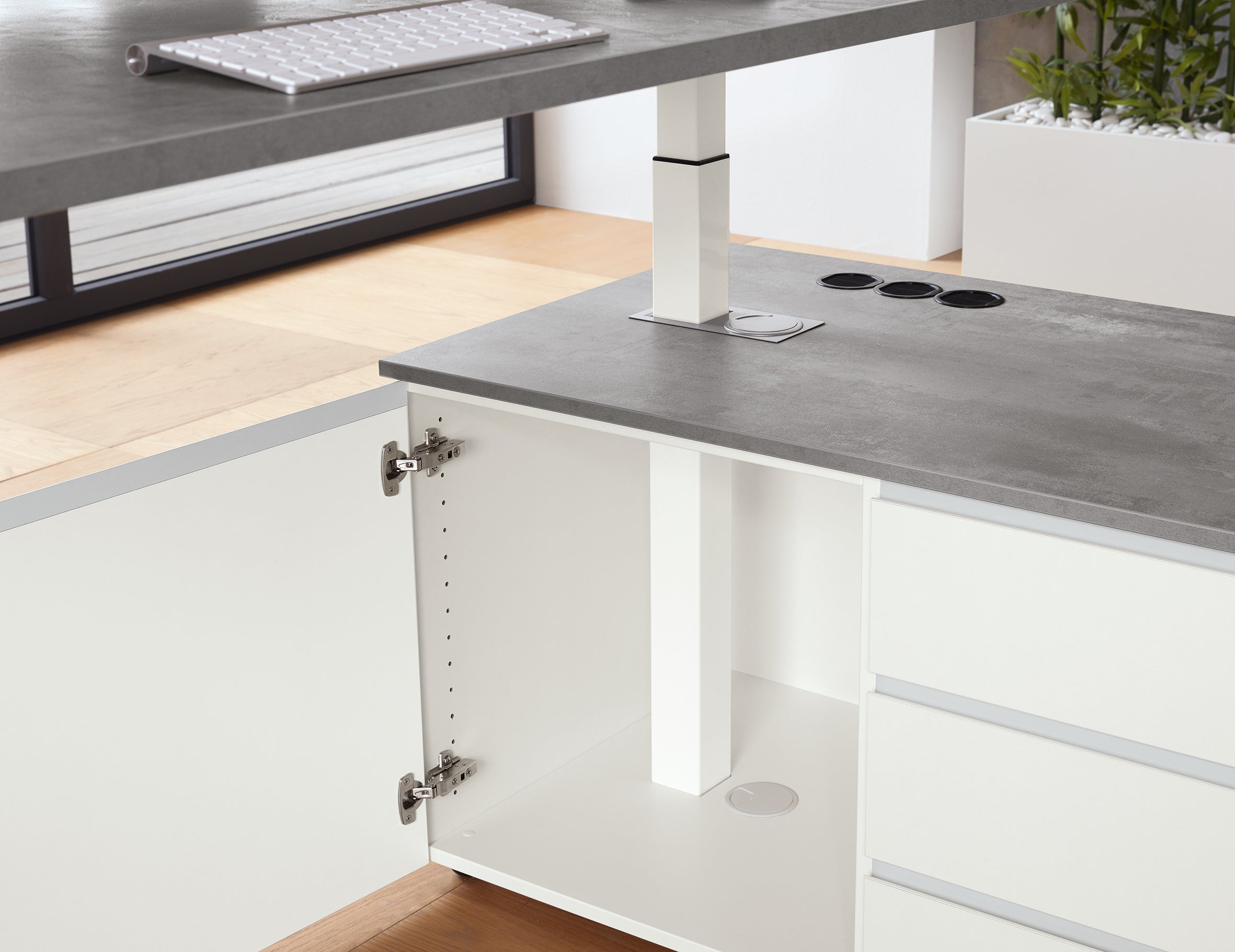 Sideboard | clear