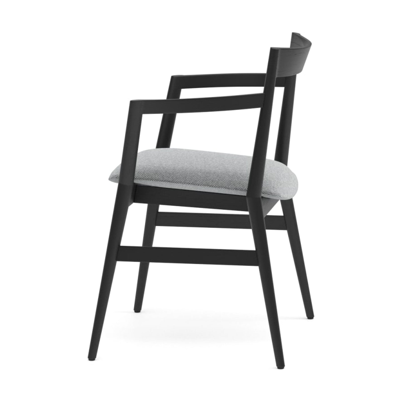 Dobra Stuhl von Prostoria, freigestellt vor weissem Hintergrund, Ansicht von schräg hinten.