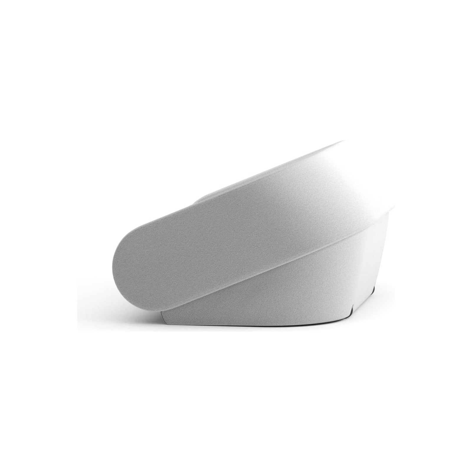 Up-Lift Schlafsofa | 2-Sitzer von Prostoria, freigestellt vor weissem Hintergrund, Ansicht von schräg hinten.