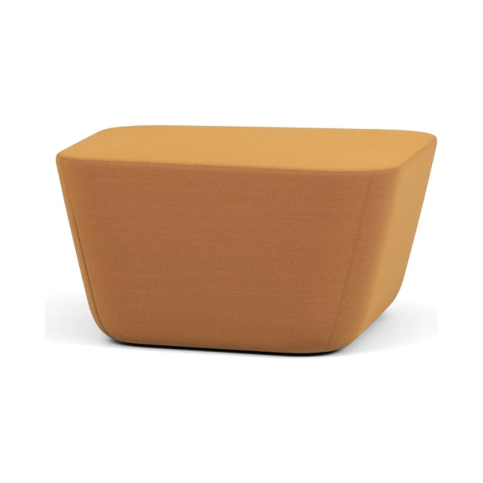Revolve Pouf von Prostoria, freigestellt vor weissem Hintergrund, Ansicht von schräg hinten.