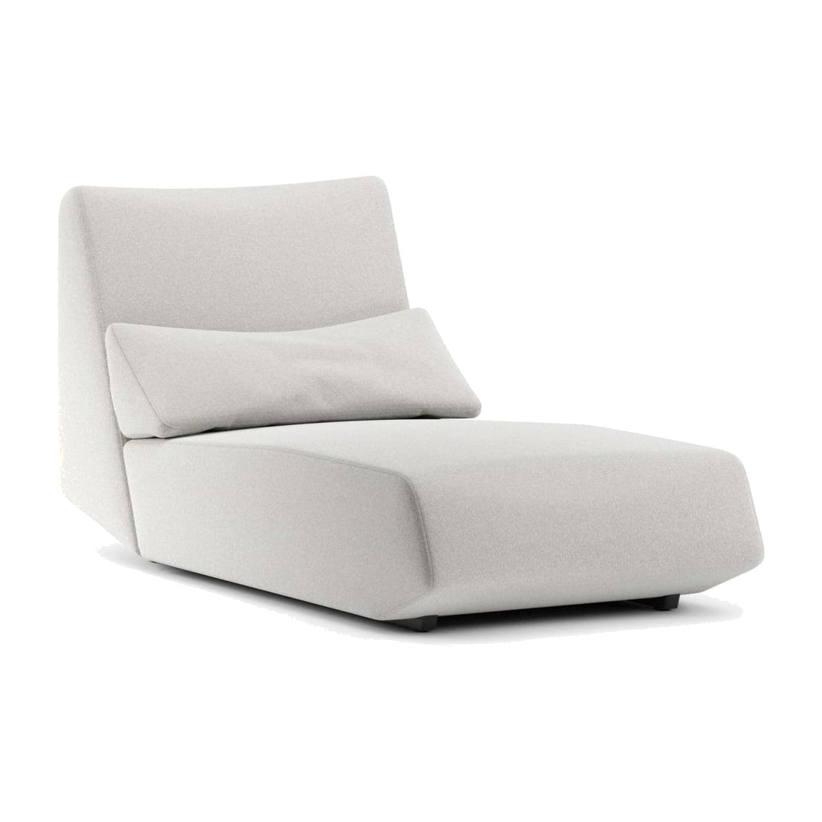 Absent Sofa | Sitzelement L mit hoher Rückenlehne von Prostoria, freigestellt vor weissem Hintergrund, Schrägansicht von vorne.