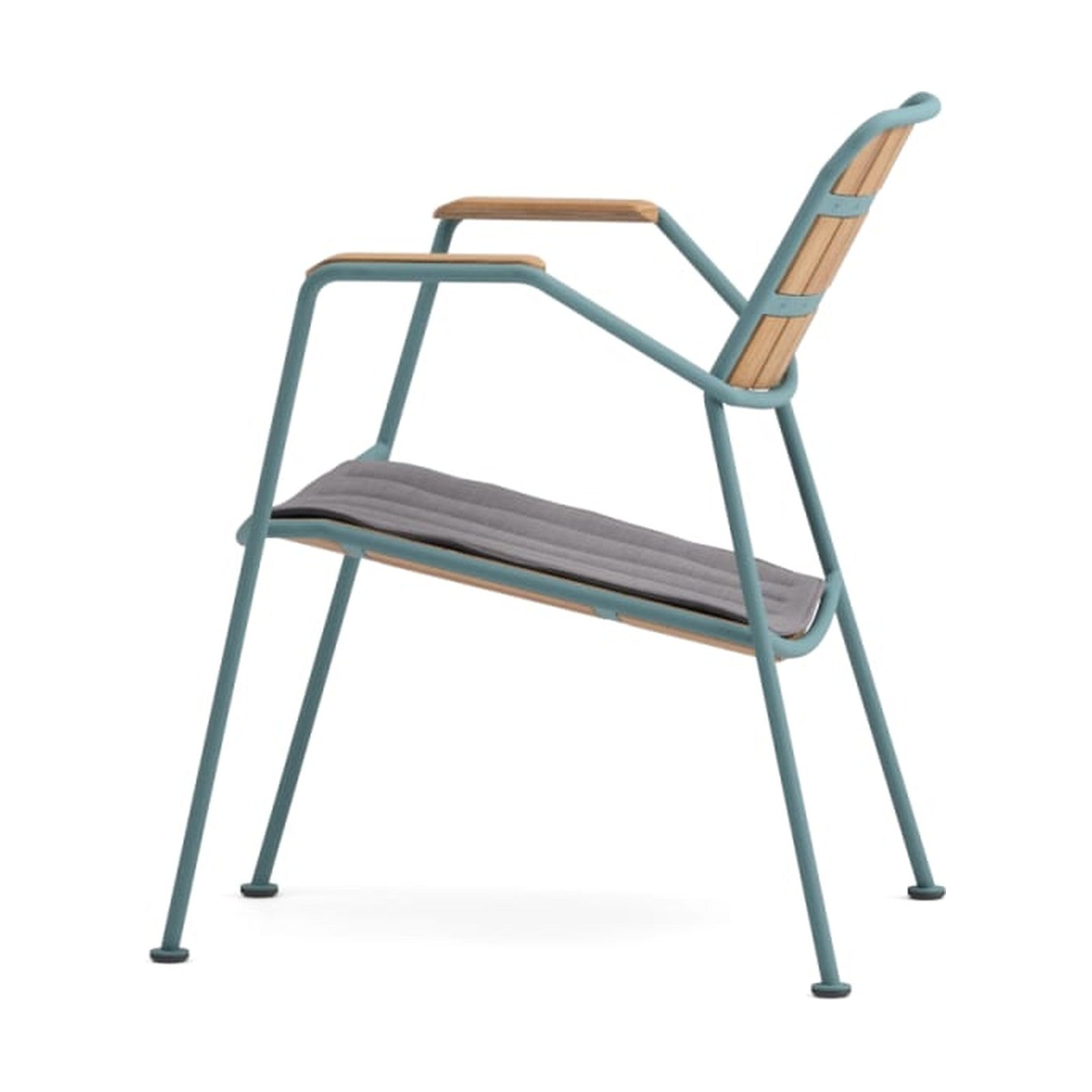 Osmo Sessel | Outdoor von Prostoria, freigestellt vor weissem Hintergrund, Ansicht von schräg hinten.