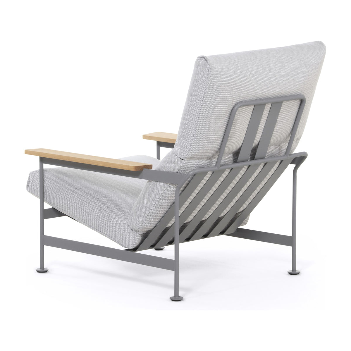 Jugo Armsessel | Outdoor von Prostoria, freigestellt vor weissem Hintergrund, Ansicht von schräg hinten.