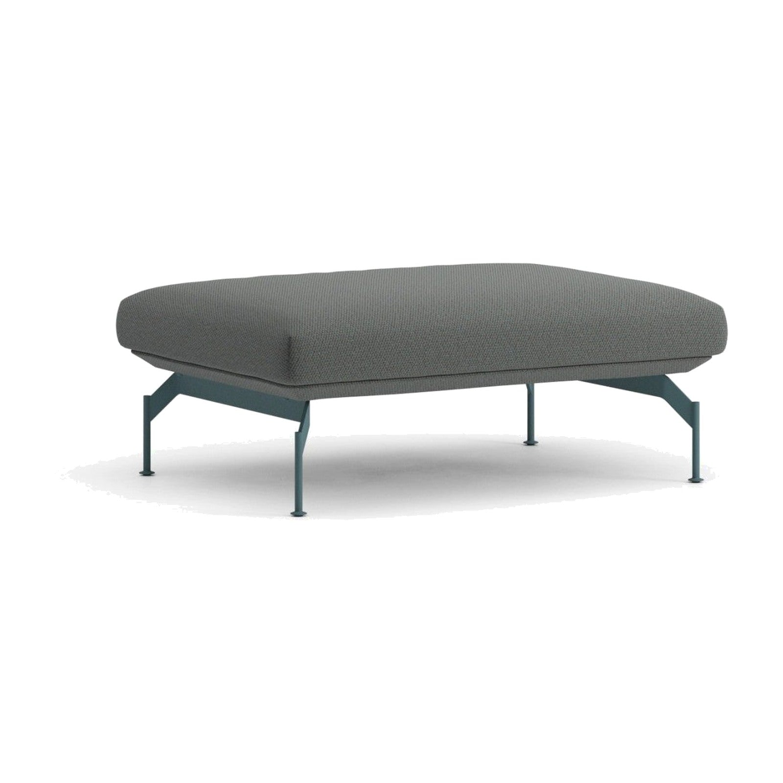 Echo Pouf von Prostoria, freigestellt vor weissem Hintergrund, Schrägansicht von vorne.