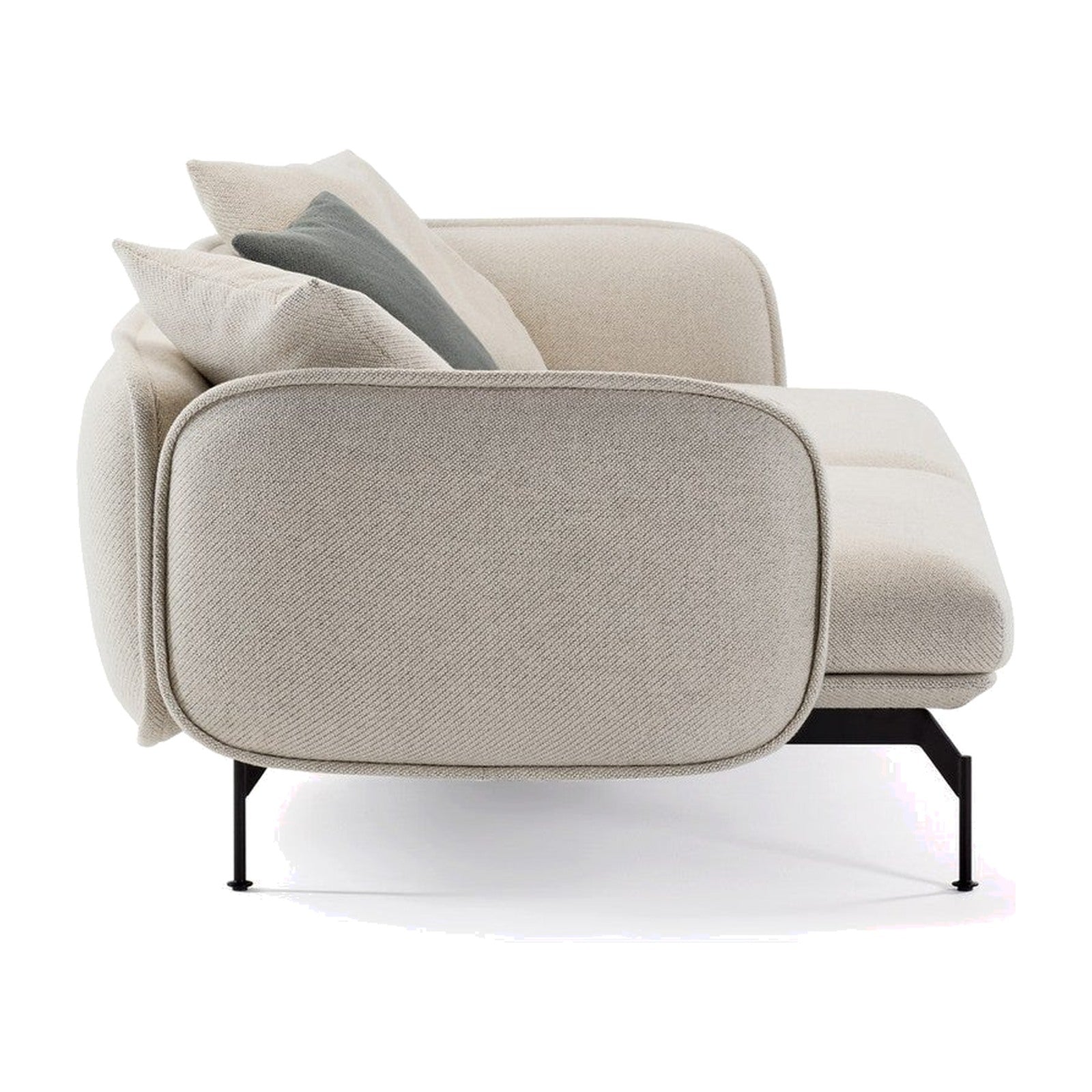 Echo Sofa | 2,5-Sitzer von Prostoria, freigestellt vor weissem Hintergrund.