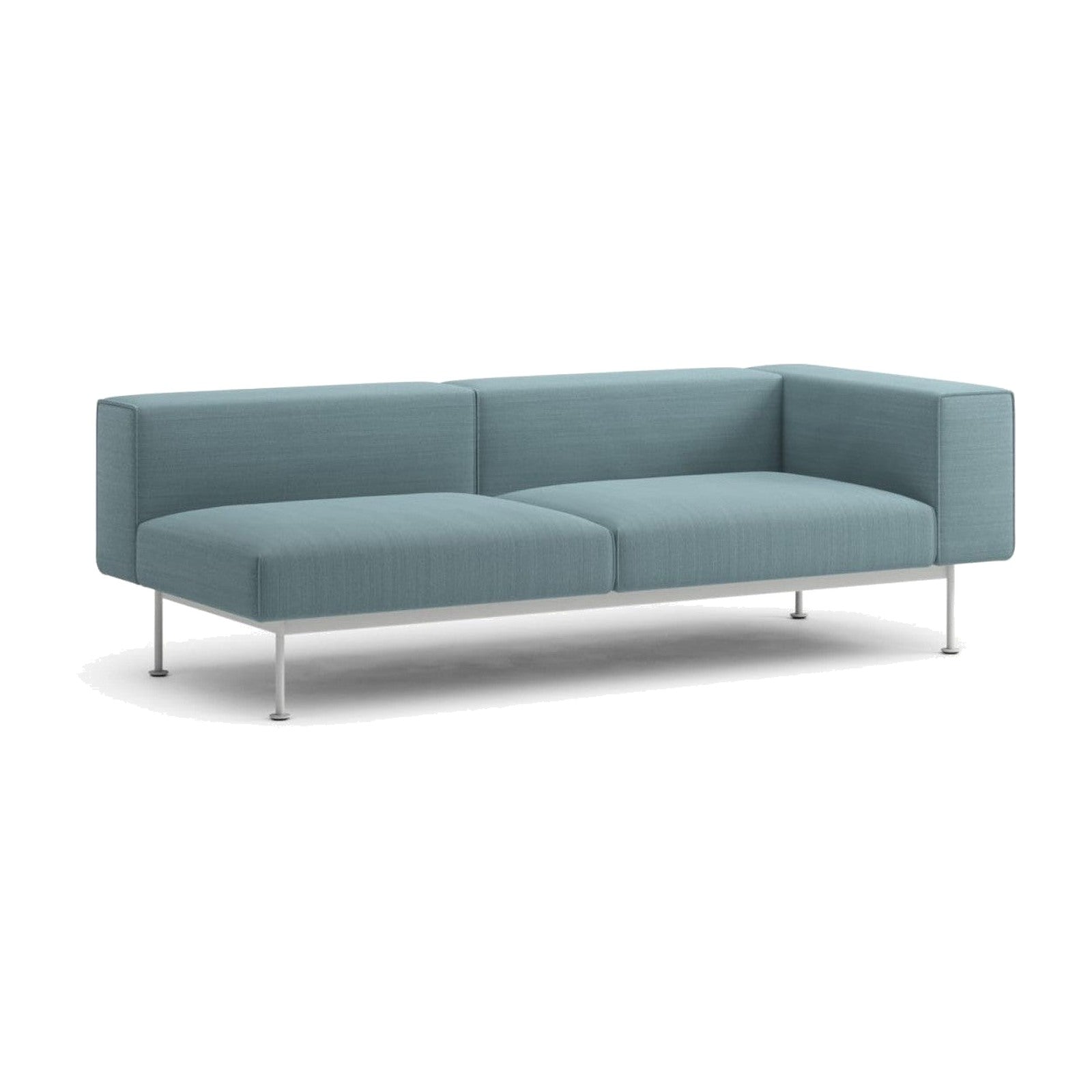 Convert Sofa | Outdoor, 3-Sitzer von Prostoria, freigestellt vor weissem Hintergrund, Schrägansicht von vorne.