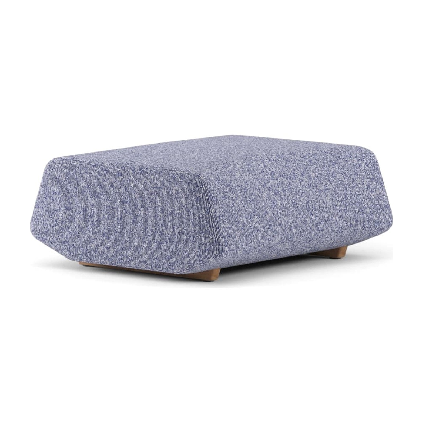 Absent Pouf | Outdoor von Prostoria, freigestellt vor weissem Hintergrund, Schrägansicht von vorne.