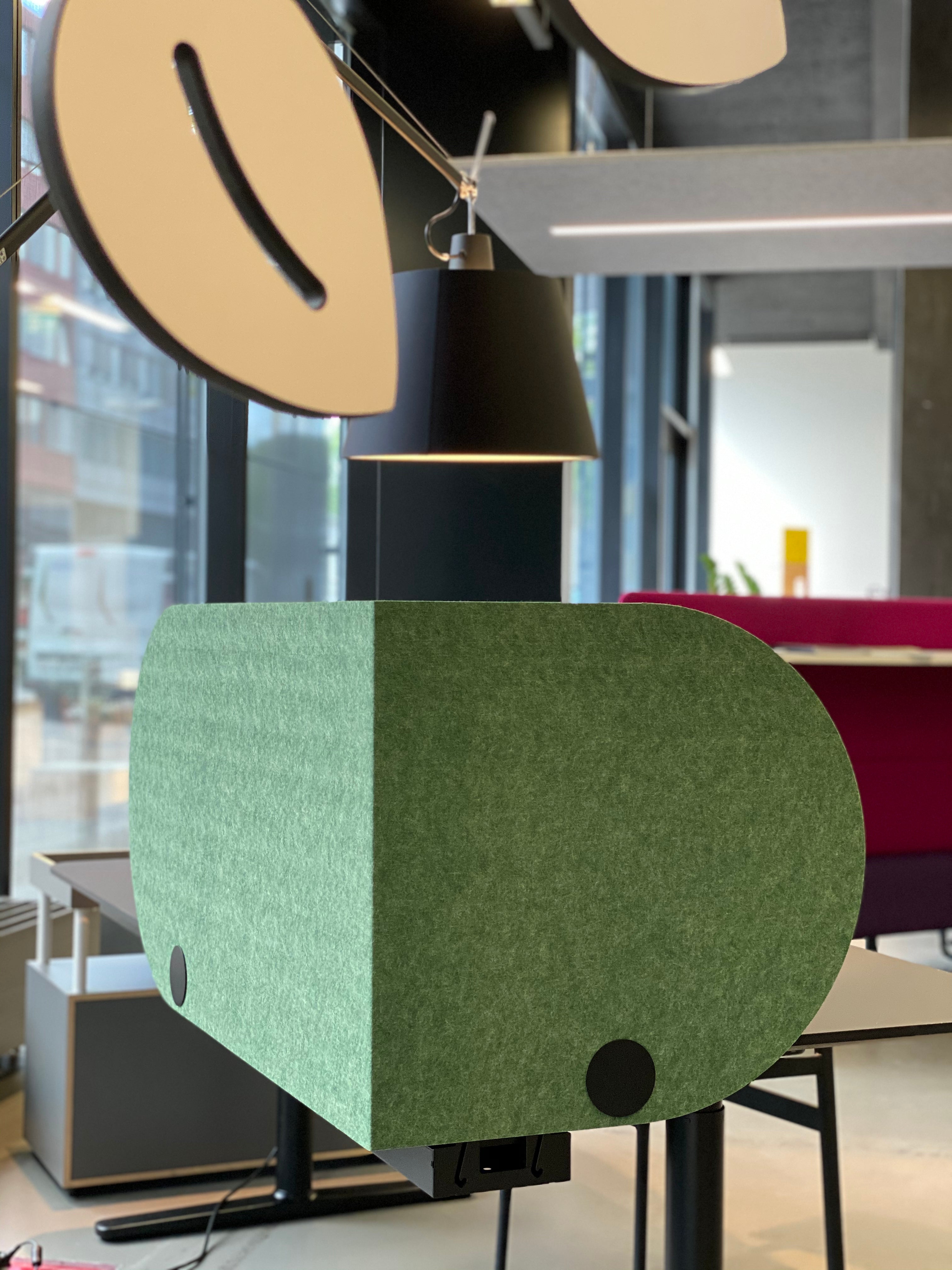 Arbeitsplatztrenner Half Moon – Akustische Tischtrenner – Produktabbildung 9
