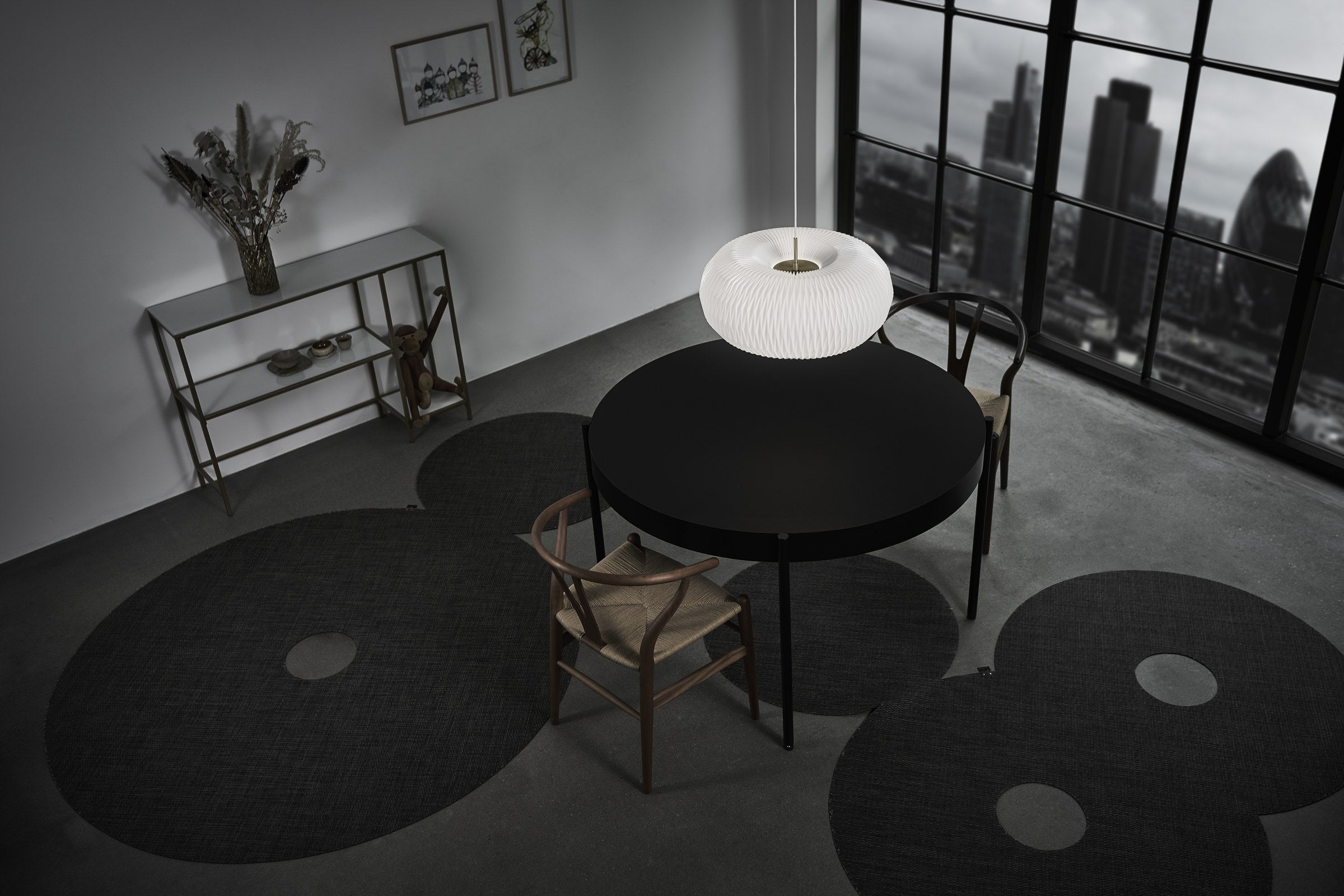 Modell 195 Donut Pendelleuchte von LE KLINT, Anwendungsbeispiel