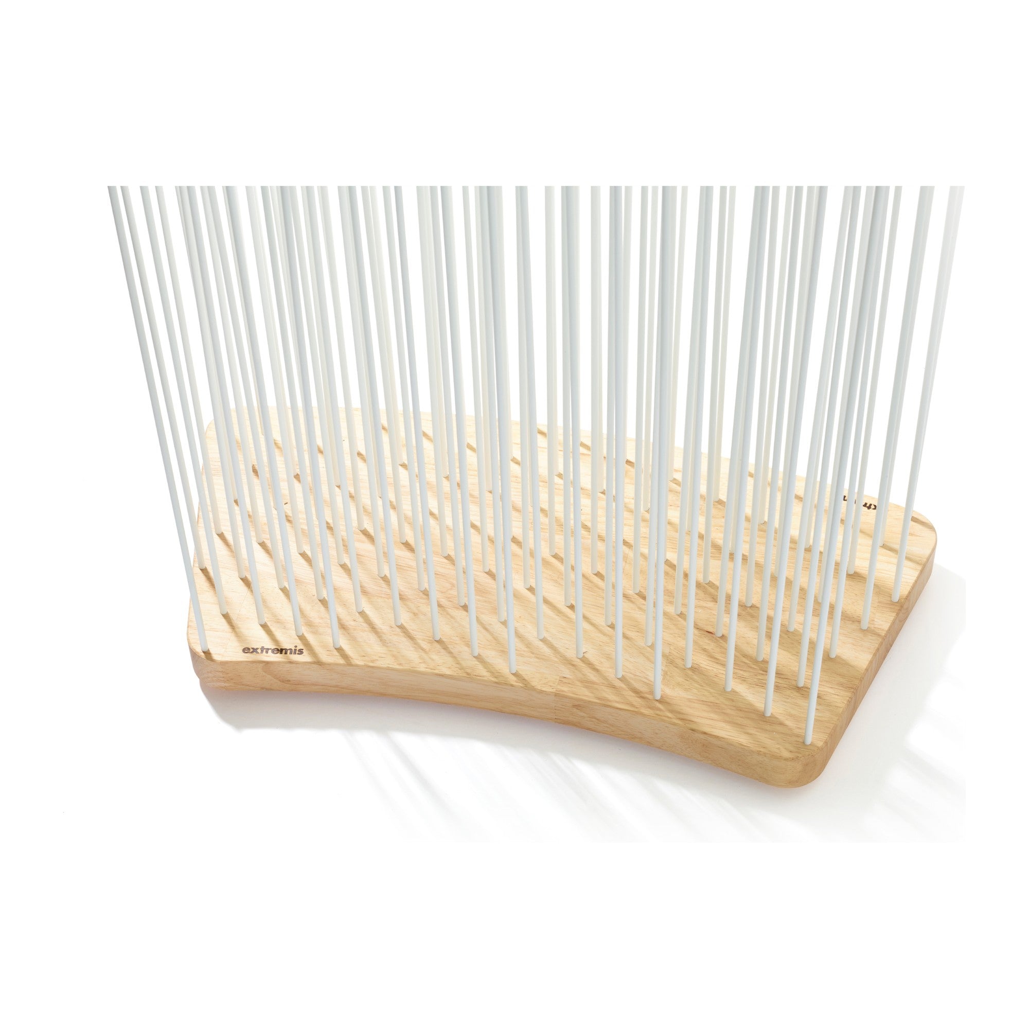 Sticks Raumteiler von Extremis auf schwerem Sockel (3)