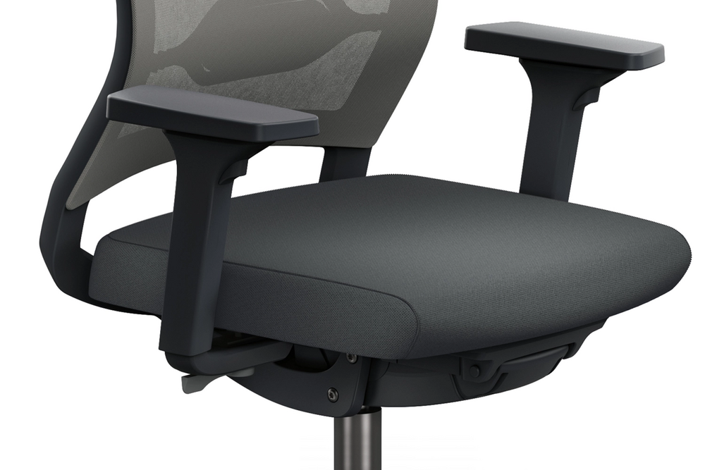quarterback 2 – ergonomischer Bürostuhl – Drehstuhl mit grauem Bezug, Netzrückenlehne und armlehnen. Stylisches Design für modernes Büroumfeld.