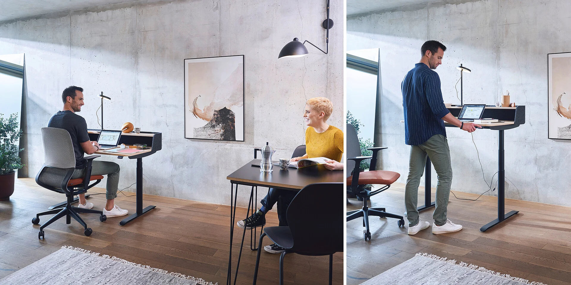 se:desk home – elektrisch höhenverstellbarer Schreibtisch – Moderne Büroeinrichtung mit höhenverstellbarem Schreibtisch, Stühlen und Wandbild in einem hellen Raum mit Holzfussboden.