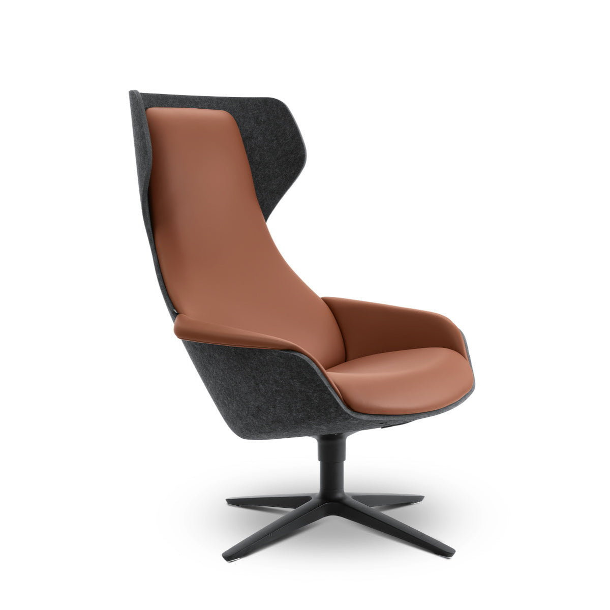 se:lounge – Lounge-Sessel – Hochlehnersessel mit braunem Lederbezug und grauem Filzrand, drehbar auf schwarzem Viersternfuss.