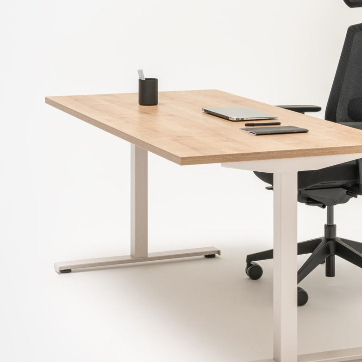 Ogi T Schreibtisch
