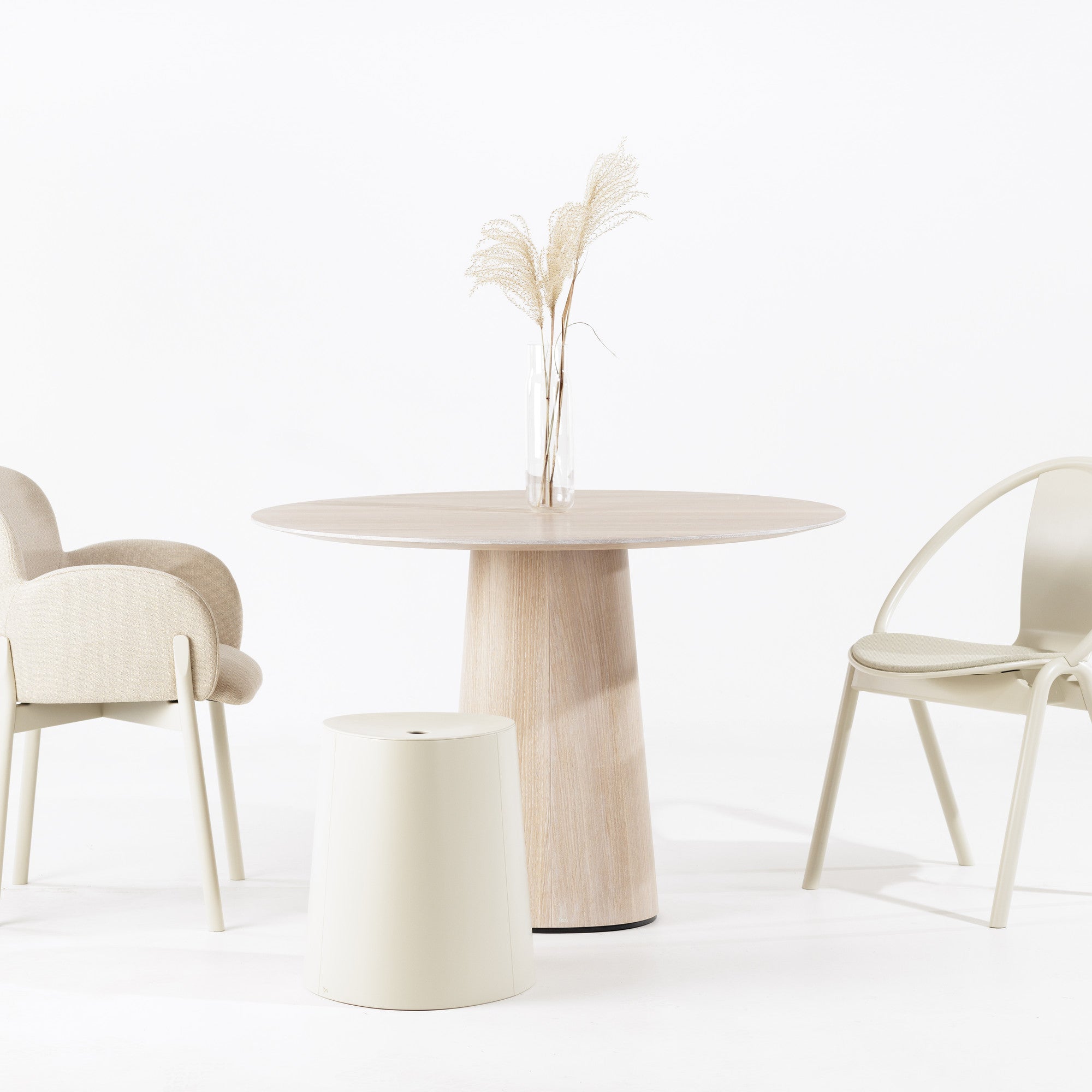 P.O.V. Hocker aus der P.O.V.-Kollektion
