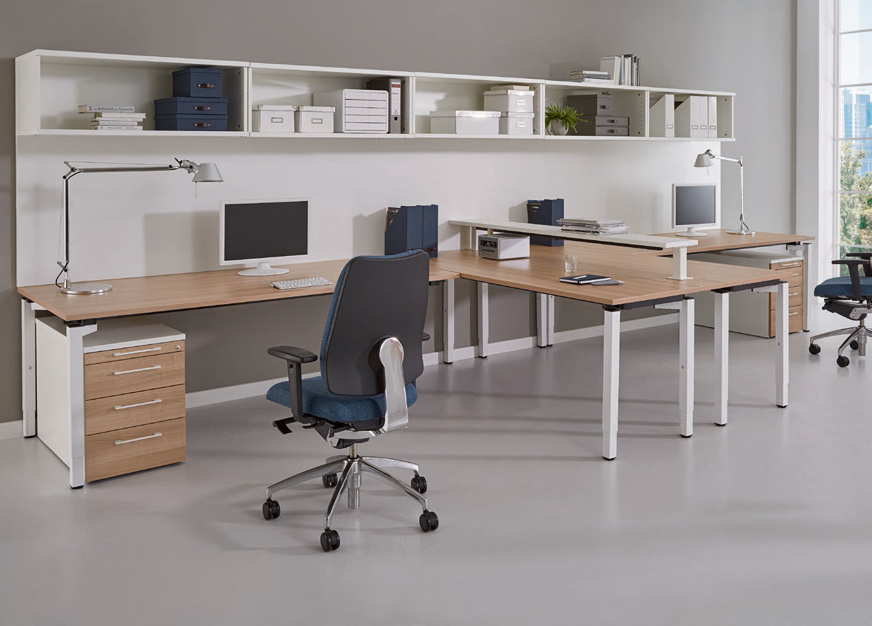 Arbeitsplätze der Serie all in one mit Vierfussgestell