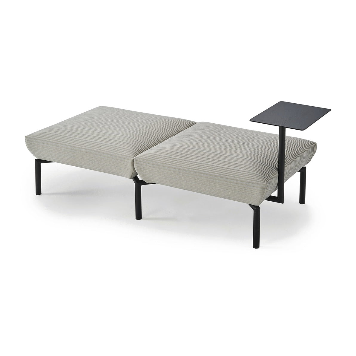 Zwei Sancal Click Poufs mit gestreiftem Bezug, verbunden mit einer Ablage