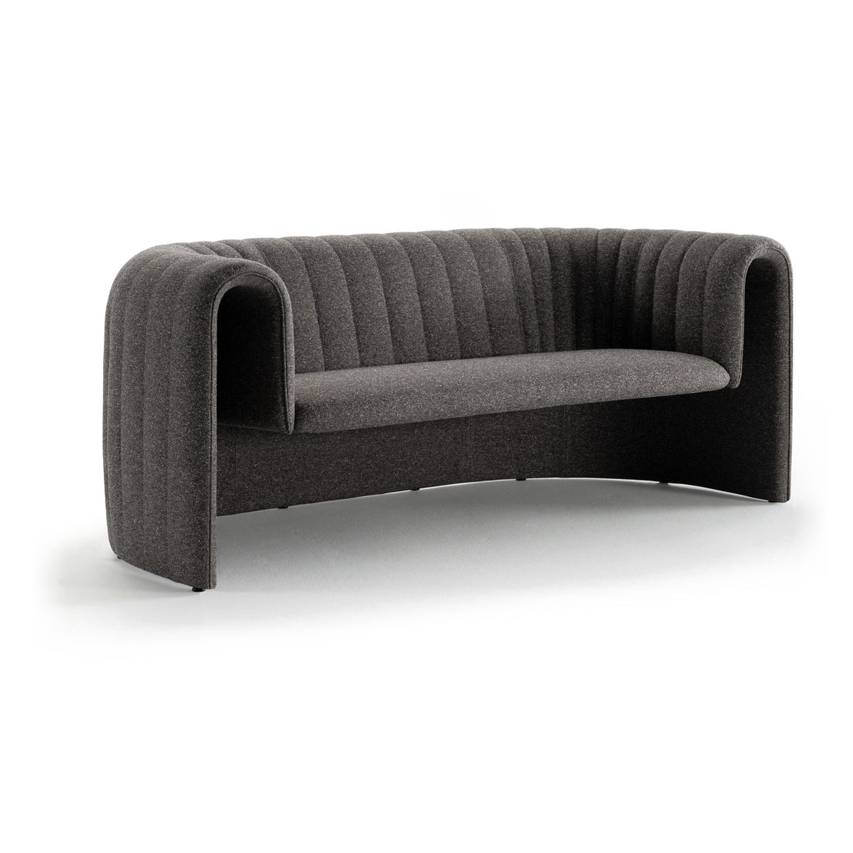 Sancal Remnant Sofa in Anthrazit, Ansicht von schräg vorne