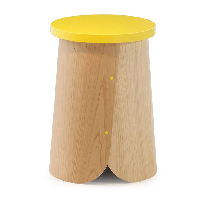 Sancal Tab Hocker aus Kastanienfurnier mit gelber Sitzfläche