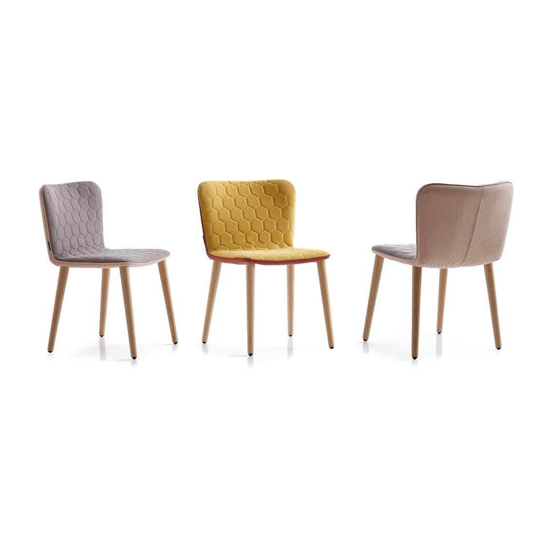Drei Sancal Tea Stühle in Grau, Senfgelb und Rosé mit Holzbeinen