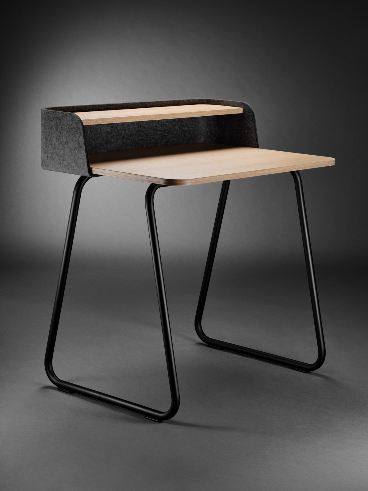 Schreibtisch secretair home: Moderner Schreibtisch mit Holzplatte, schwarzem Metallgestell und einer grauen Ablage aus Filz.