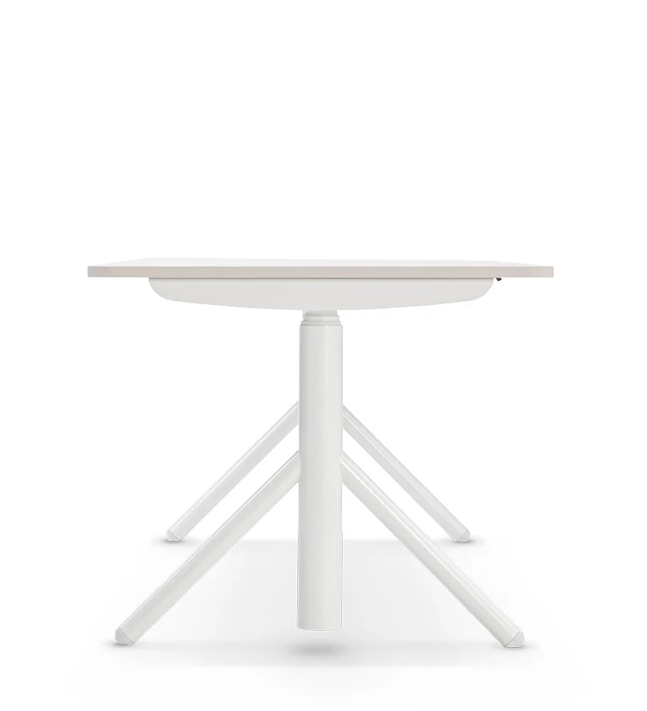 Elektrisch höhenverstellbarer Schreibtisch se:lab e-desk A: Weisser Tisch mit quadratischer Platte und dreibeinigem Gestell, frontal abgebildet.