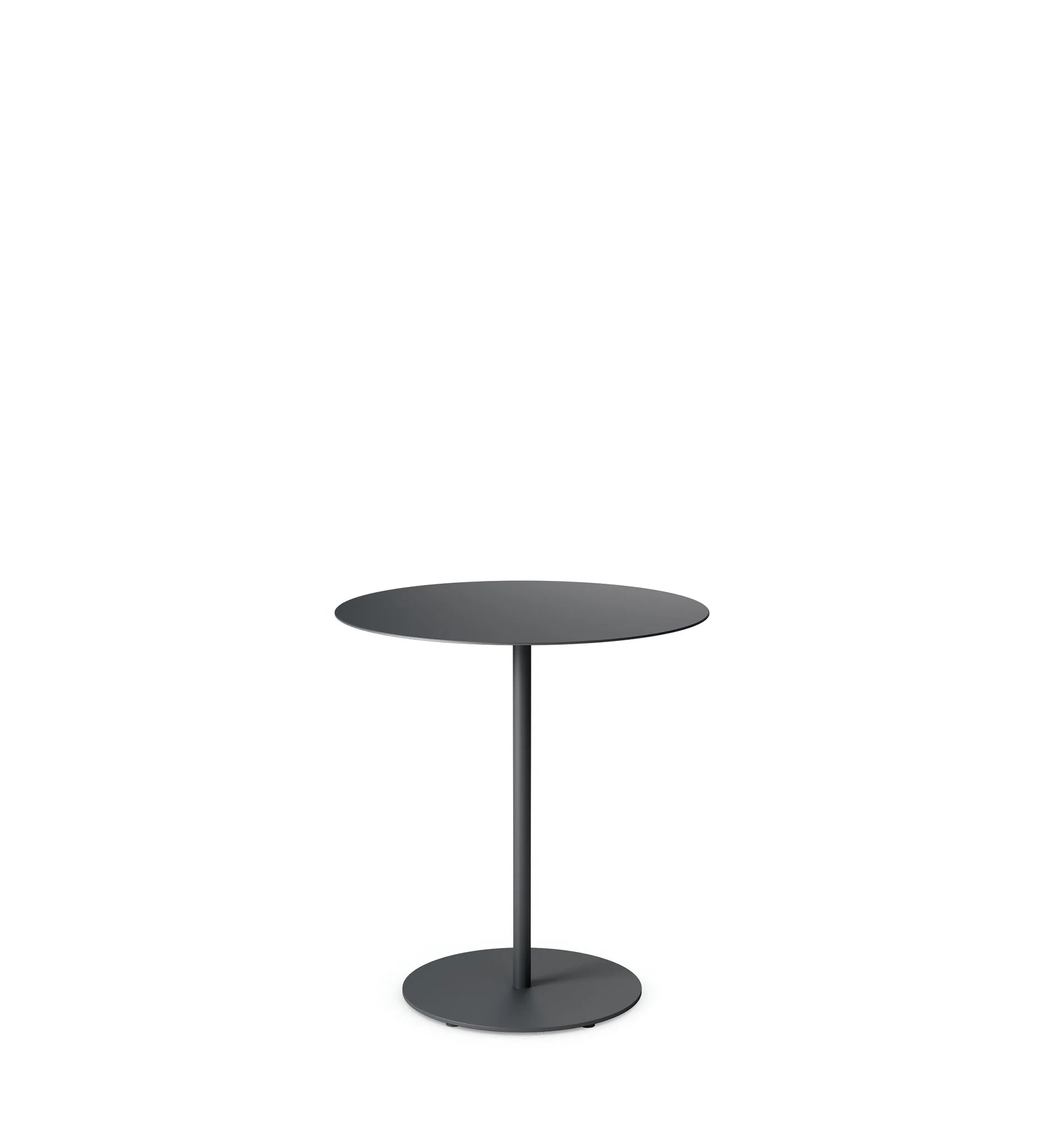se:tea – Beistelltisch – Runder Beistelltisch mit schwarzem Metallgestell und Tischplatte, auf glattem Untergrund.